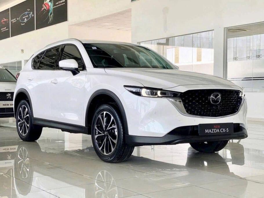 Mazda và các hãng giảm giá mạnh dòng xe gầm cao dịp cuối năm - 1