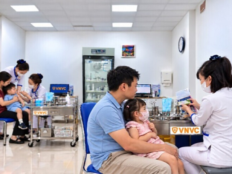 Thông tin doanh nghiệp - Hơn 100.000 trẻ em trên toàn quốc được tiêm vắc xin tay chân miệng sớm tại VNVC