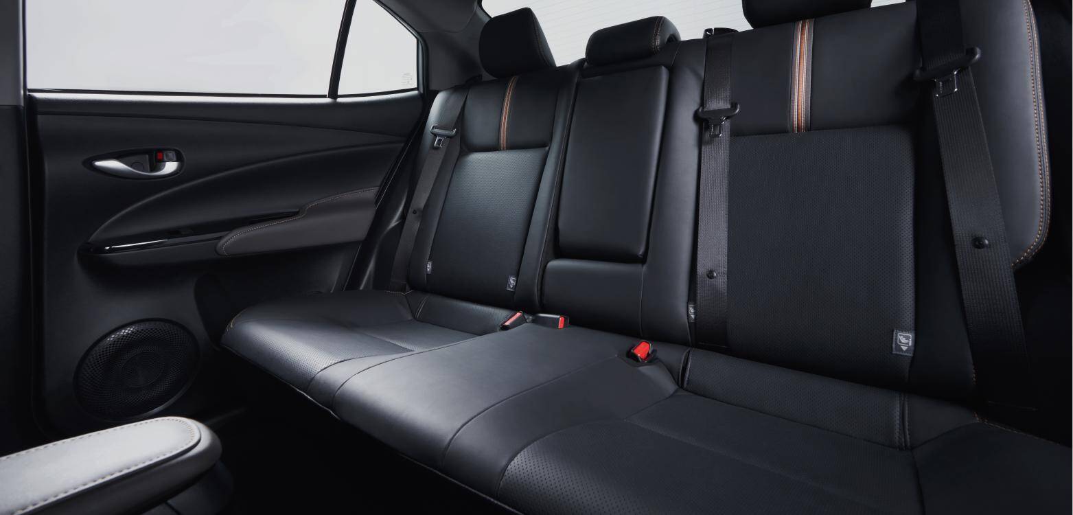 Hàng sau gánh thêm ghế trẻ em: Sedan hạng B lộ điểm mạnh yếu ra sao? - 1