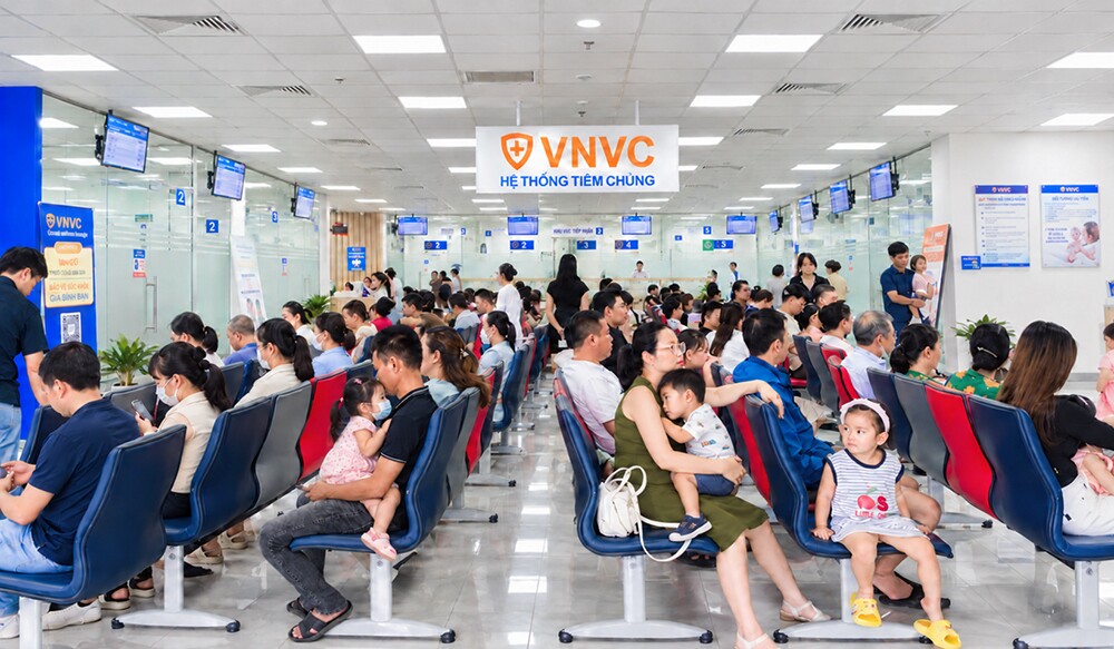 Hơn 100.000 trẻ em trên toàn quốc được tiêm vắc xin tay chân miệng sớm tại VNVC - 1