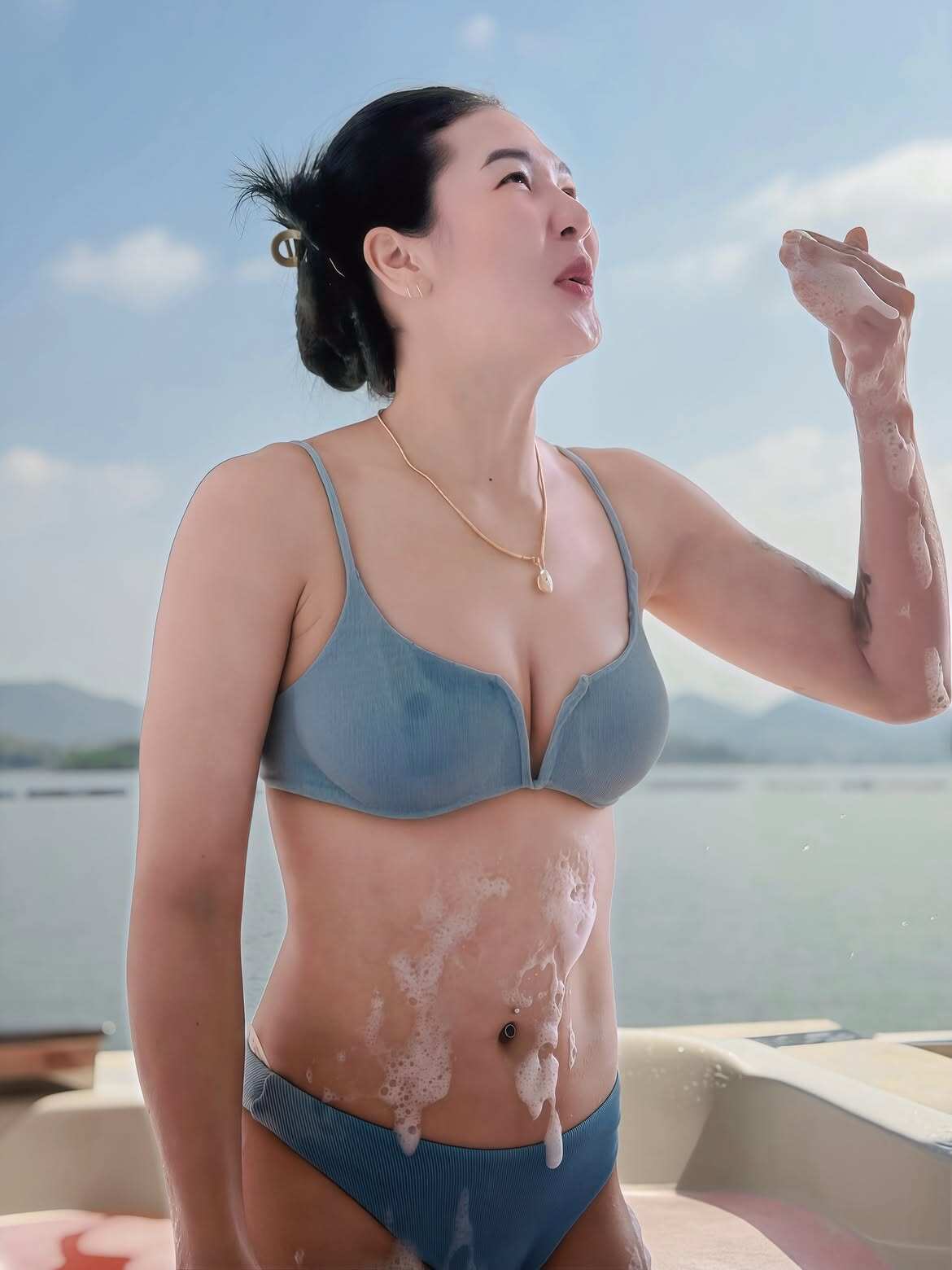 Mê mẩn với ảnh bikini của sao bóng chuyền Thái Lan sắp thi đấu ở Việt Nam - 10