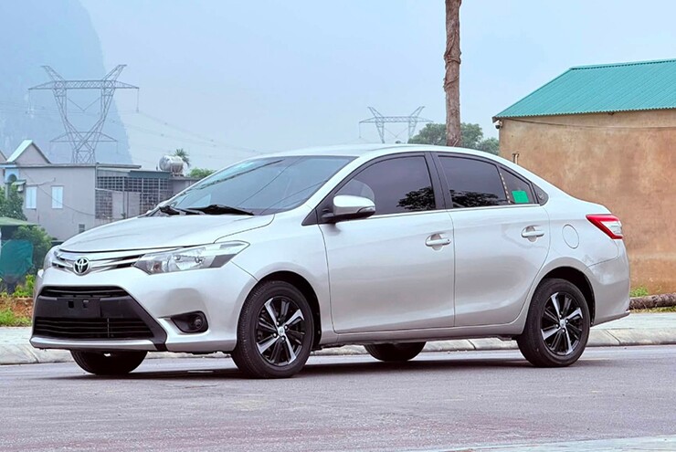 Ba mẫu sedan từng thống trị ô tô Việt Nam 10 năm trước giờ ra sao? - 1