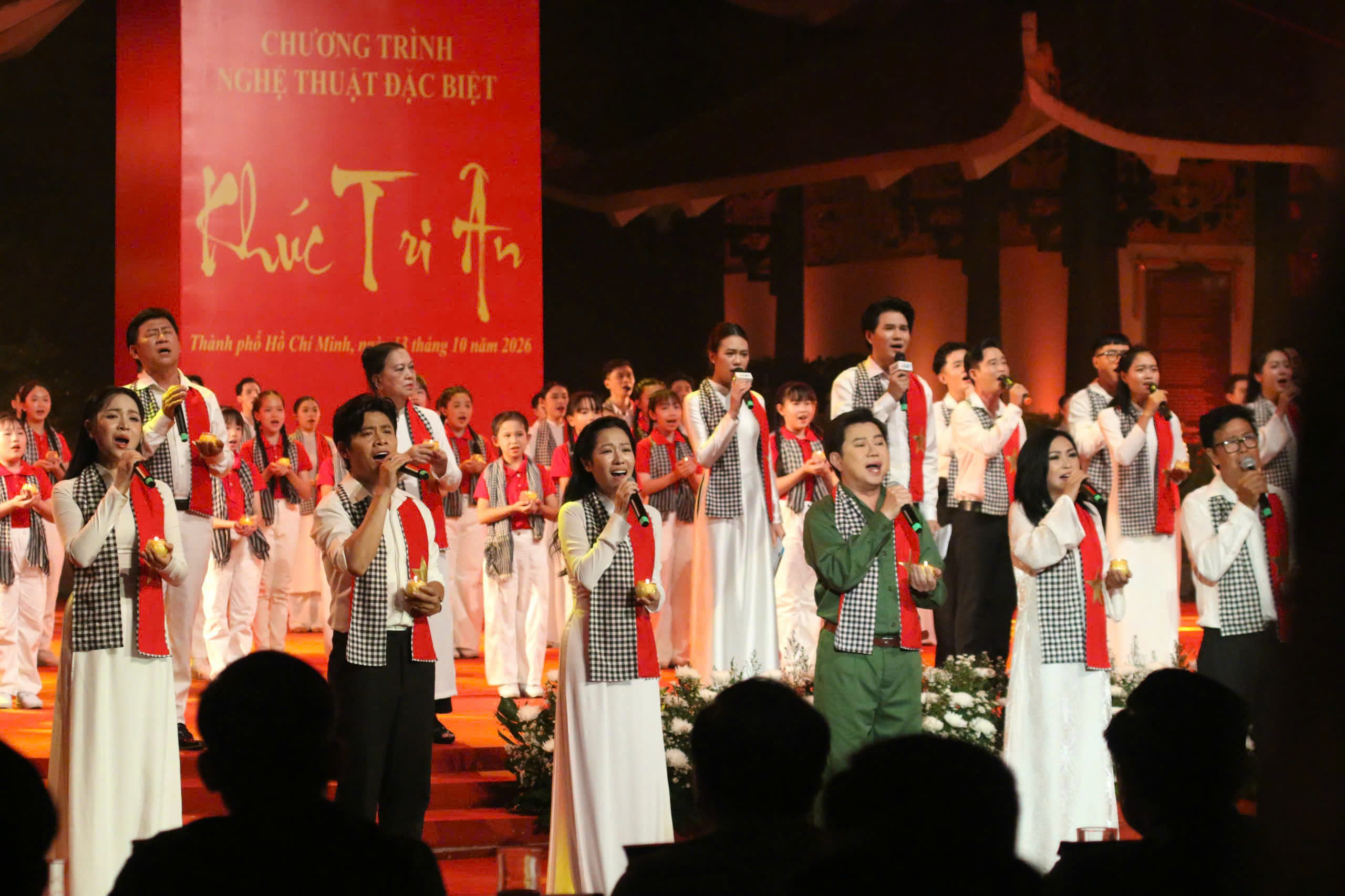 Dạt dào cảm xúc “Khúc tri ân” tưởng nhớ các anh hùng, liệt sĩ - 12