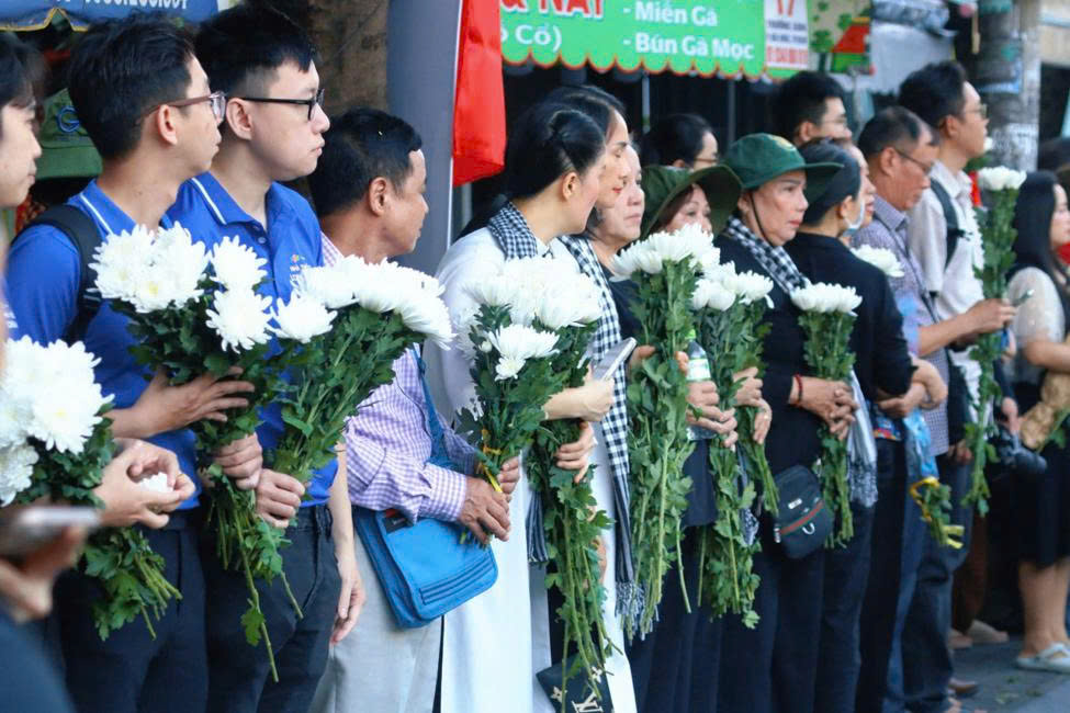 Thiêng liêng lễ viếng, truy điệu và tiễn đưa 731 hài cốt liệt sĩ về nơi an nghỉ - 1