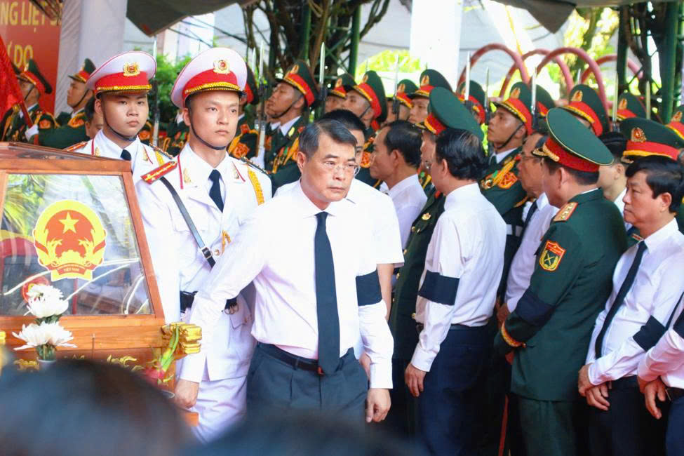 Thiêng liêng lễ viếng, truy điệu và tiễn đưa 731 hài cốt liệt sĩ về nơi an nghỉ - 7