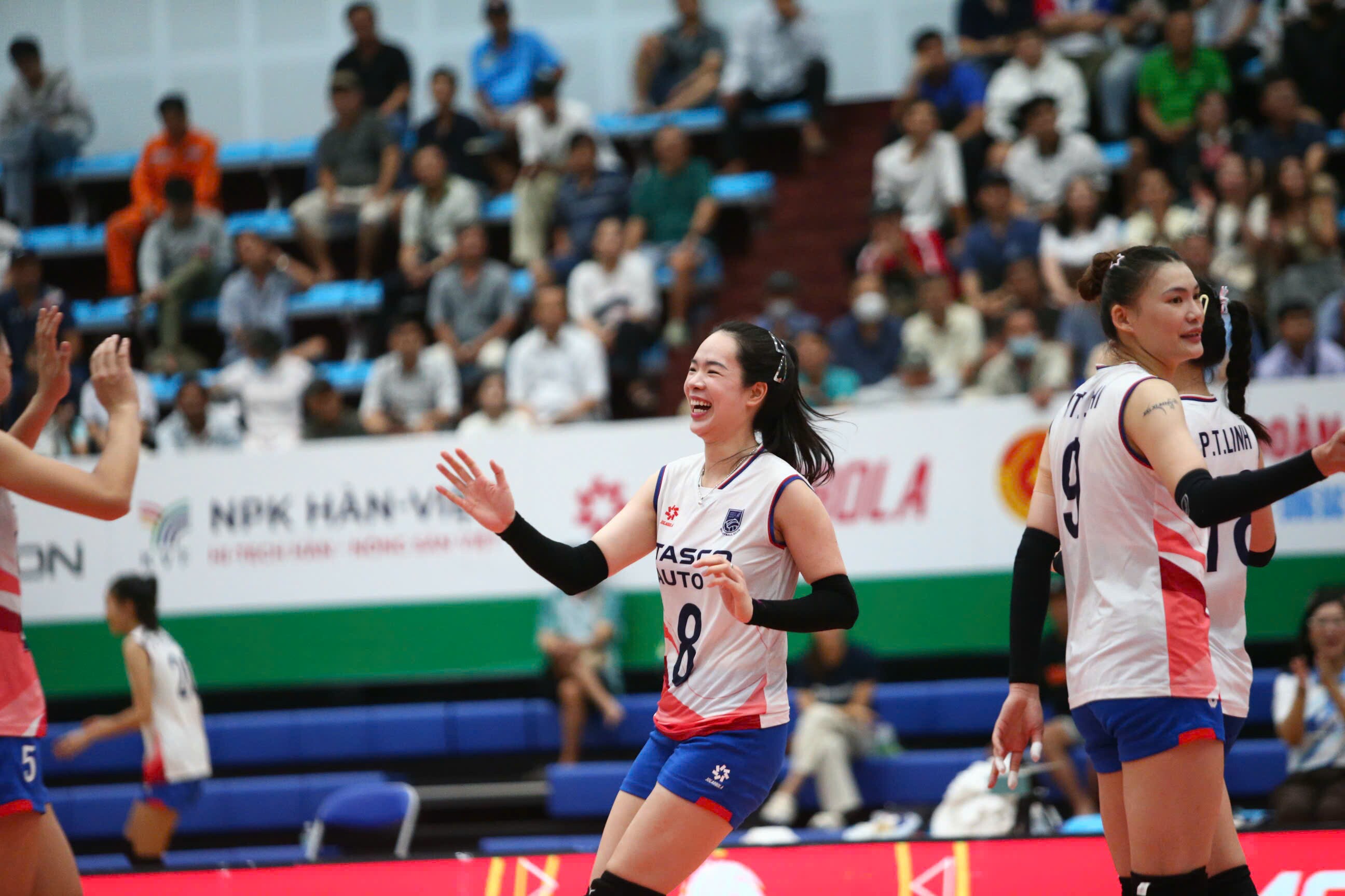 Dàn chân dài bóng chuyền VN đại chiến, siêu ngoại binh giúp Hà Nội thắng nghẹt thở 5 set - 10