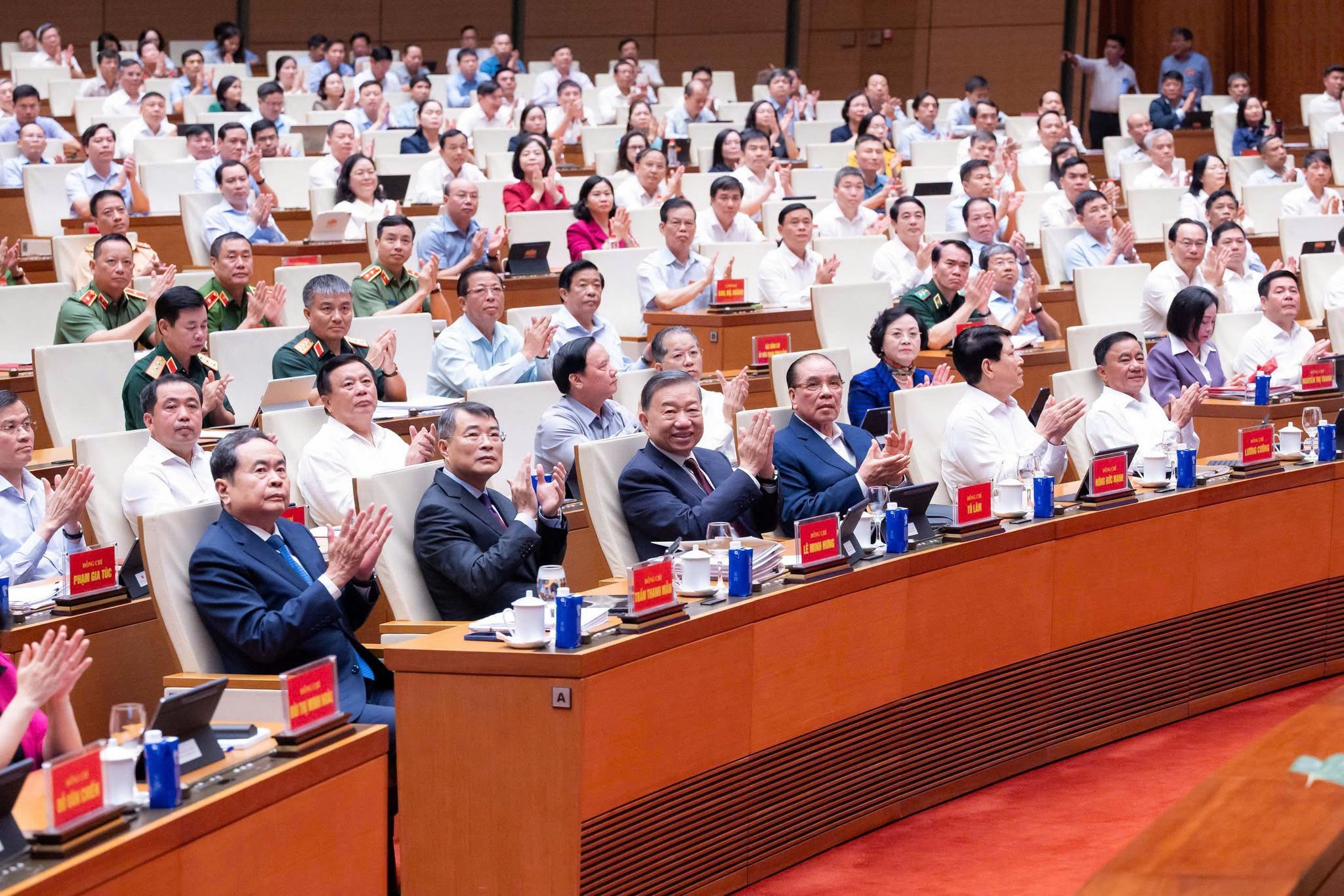 Hội nghị toàn quốc học tập, quán triệt, triển khai Nghị quyết Trung ương 4 - 1
