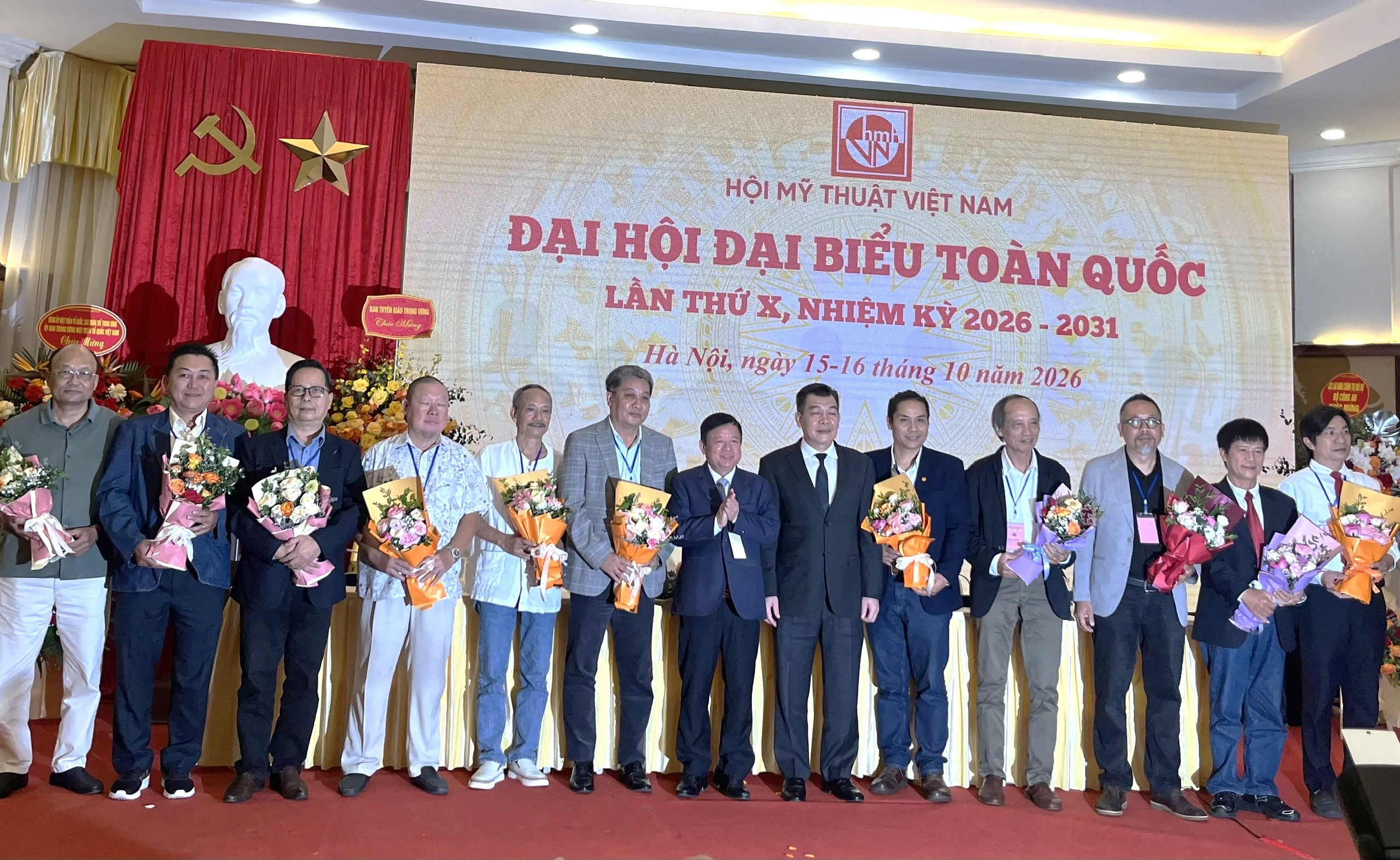 Đưa Mỹ thuật Việt Nam đồng hành sâu sắc hơn với đời sống và công cuộc phát triển đất nước - 1