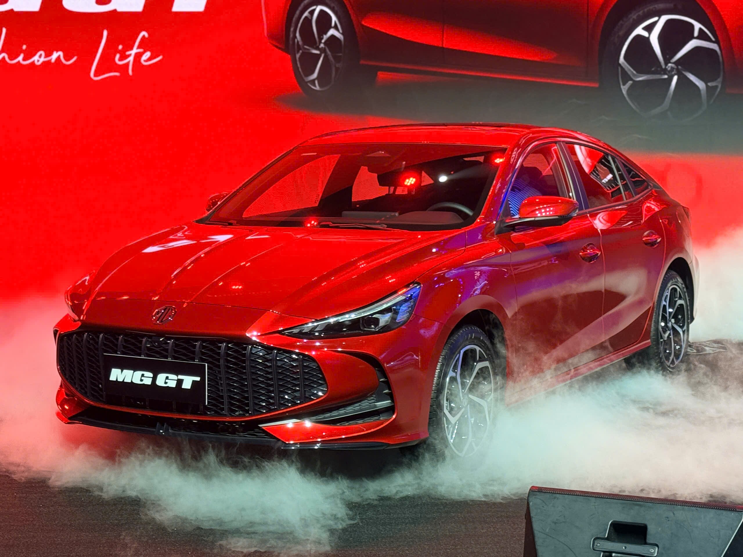 MG GT phiên bản nâng cấp mới ra mắt tại Việt Nam - 1