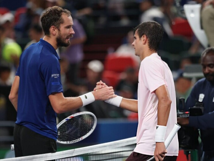 Nóng nhất thể thao sáng 18/10: Medvedev có hành động không đẹp tại Thượng Hải Masters