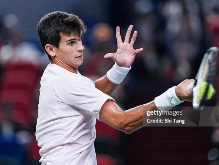 Video tennis Fokina - Jodar: Set 1 chênh lệch (Chung kết Thượng Hải Masters)