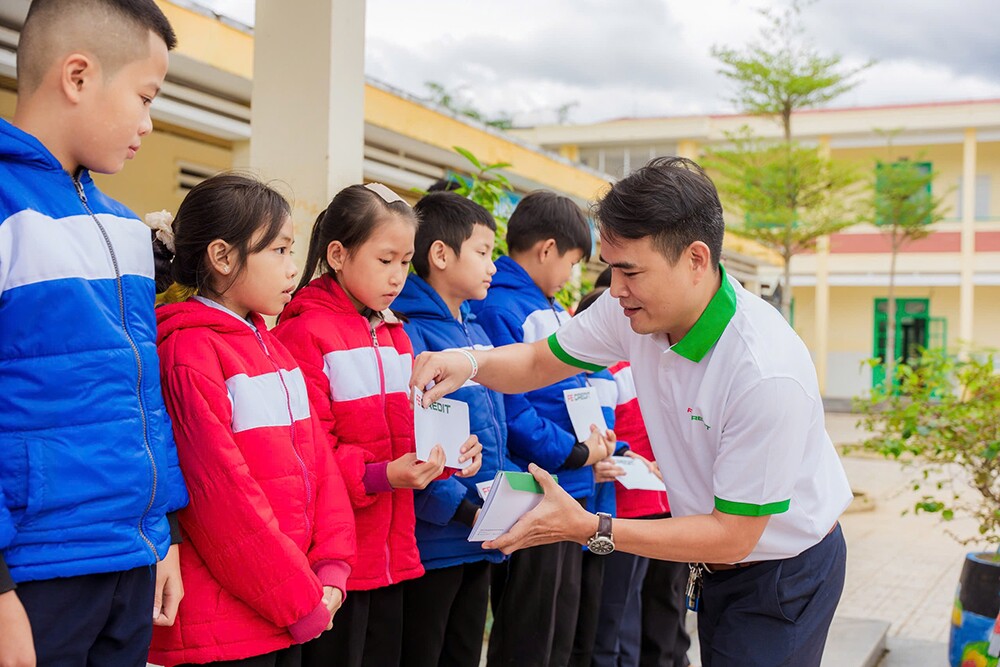 FE CREDIT thắng giải “Doanh nghiệp xuất sắc châu Á” tại APEA 2026 - 3