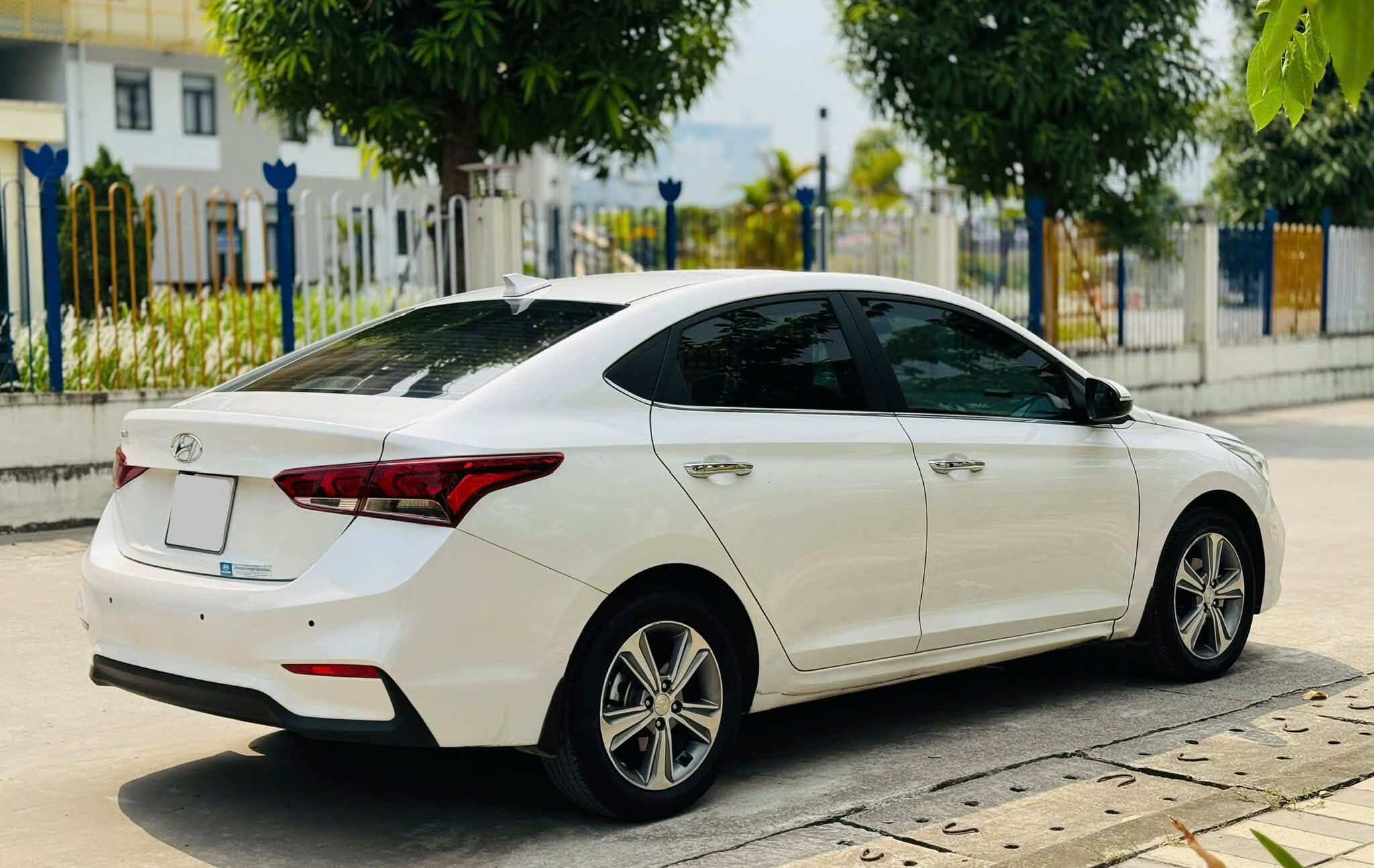 Nữ mới lấy bằng có nên chọn Hyundai Accent cũ để nâng cao tay lái? - 2