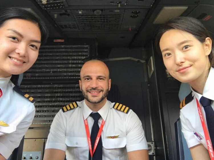 Thông tin doanh nghiệp - Những bóng hồng Vietjet làm chủ bầu trời
