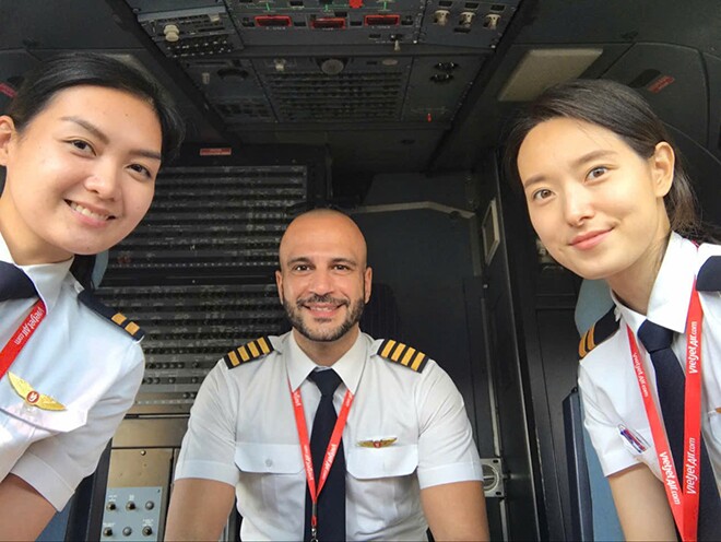 Những bóng hồng Vietjet làm chủ bầu trời - 7
