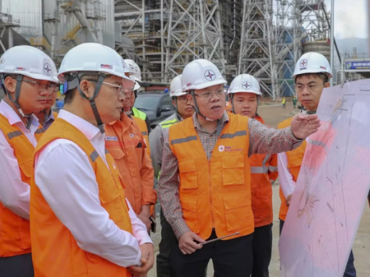 Thông tin doanh nghiệp - EVN tăng tốc hàng loạt dự án điện trước áp lực nhu cầu tăng vọt