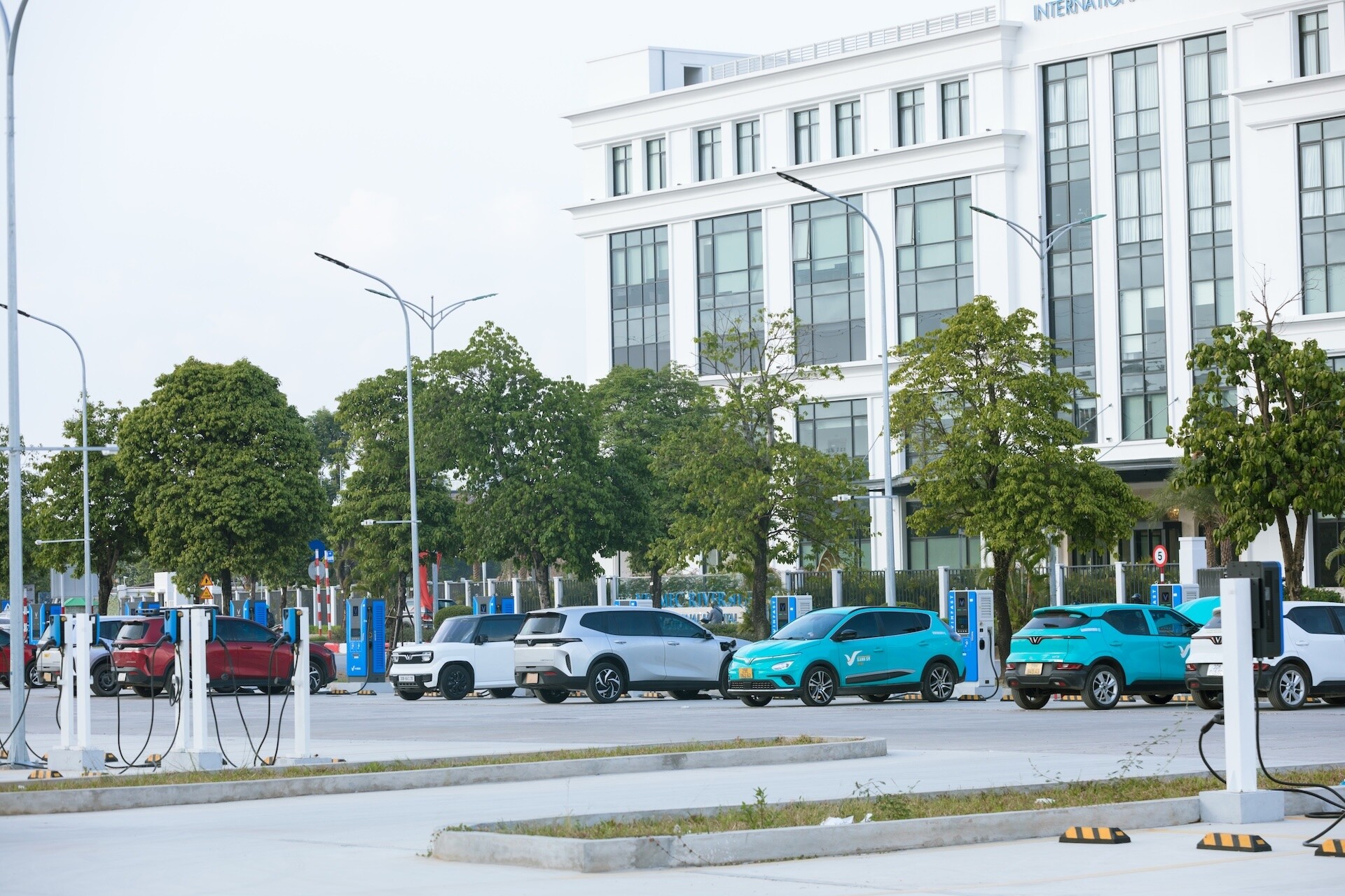 Bên trong trạm sạc ô tô điện V-Green quy mô lớn nhất Việt Nam, hơn 1.000 cổng tại Hà Nội - 3