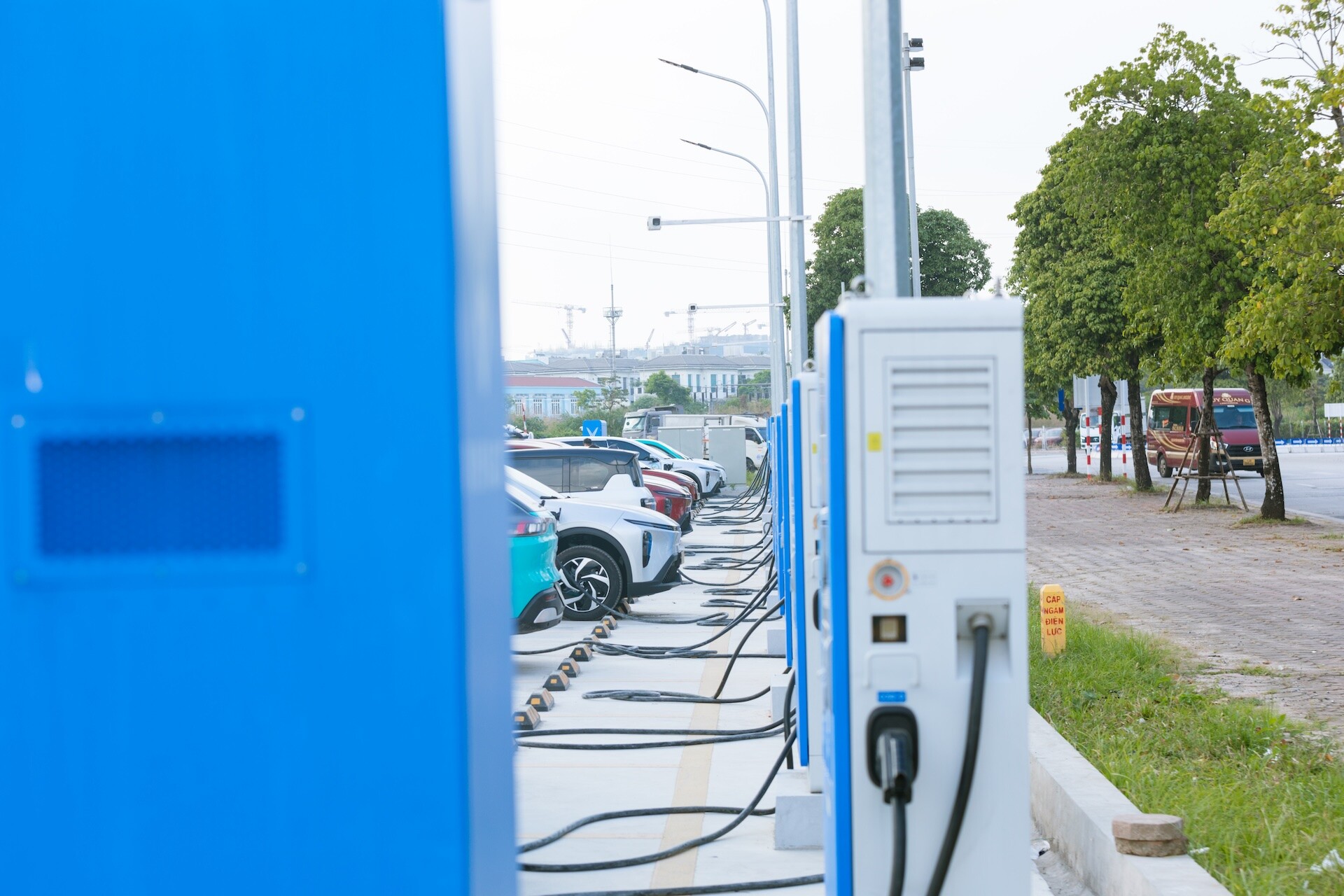 Bên trong trạm sạc ô tô điện V-Green quy mô lớn nhất Việt Nam, hơn 1.000 cổng tại Hà Nội - 4