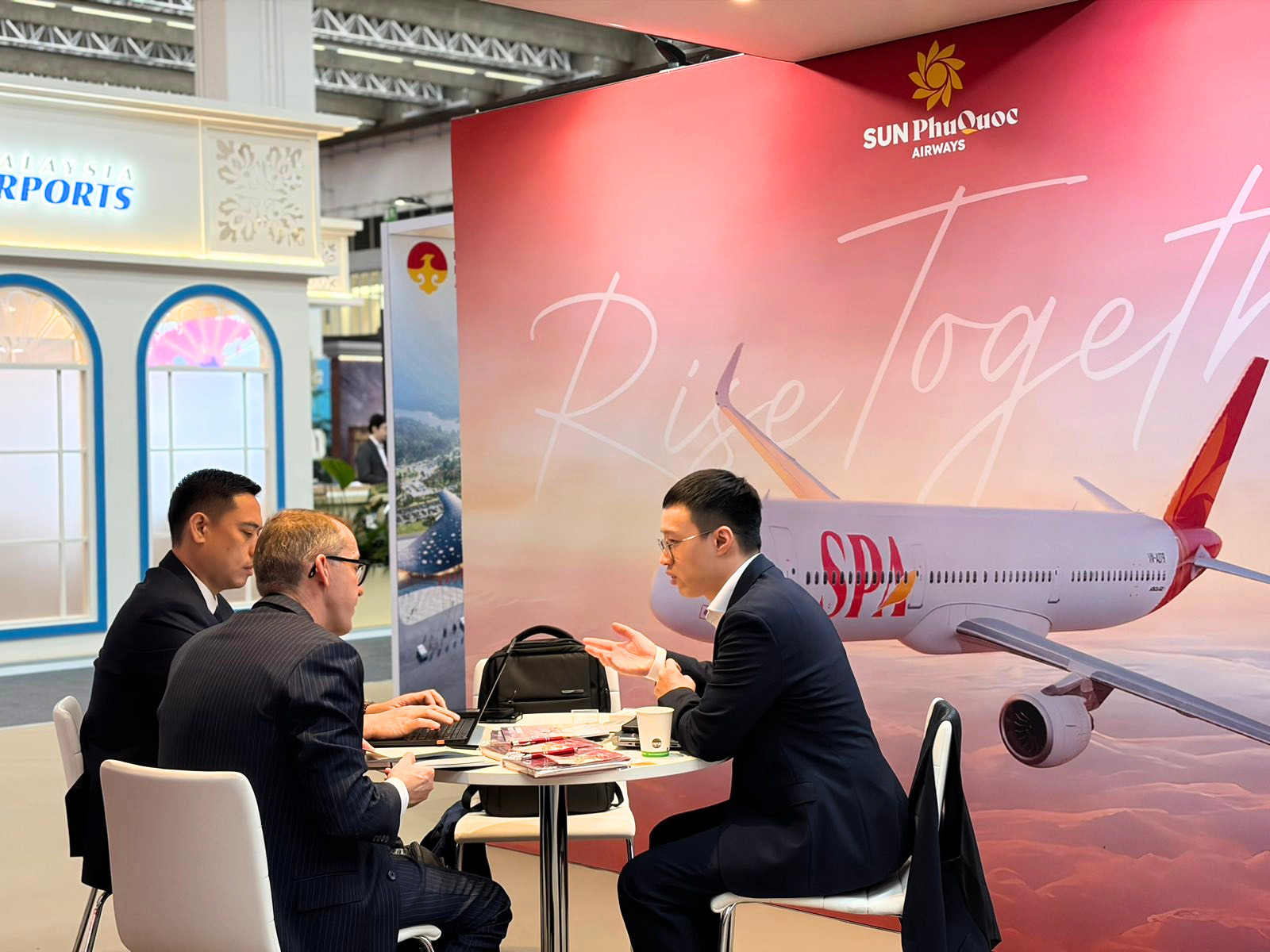 Sun Group mang hệ sinh thái hàng không đến Routes World 2026, thúc đẩy hợp tác quốc tế - 1