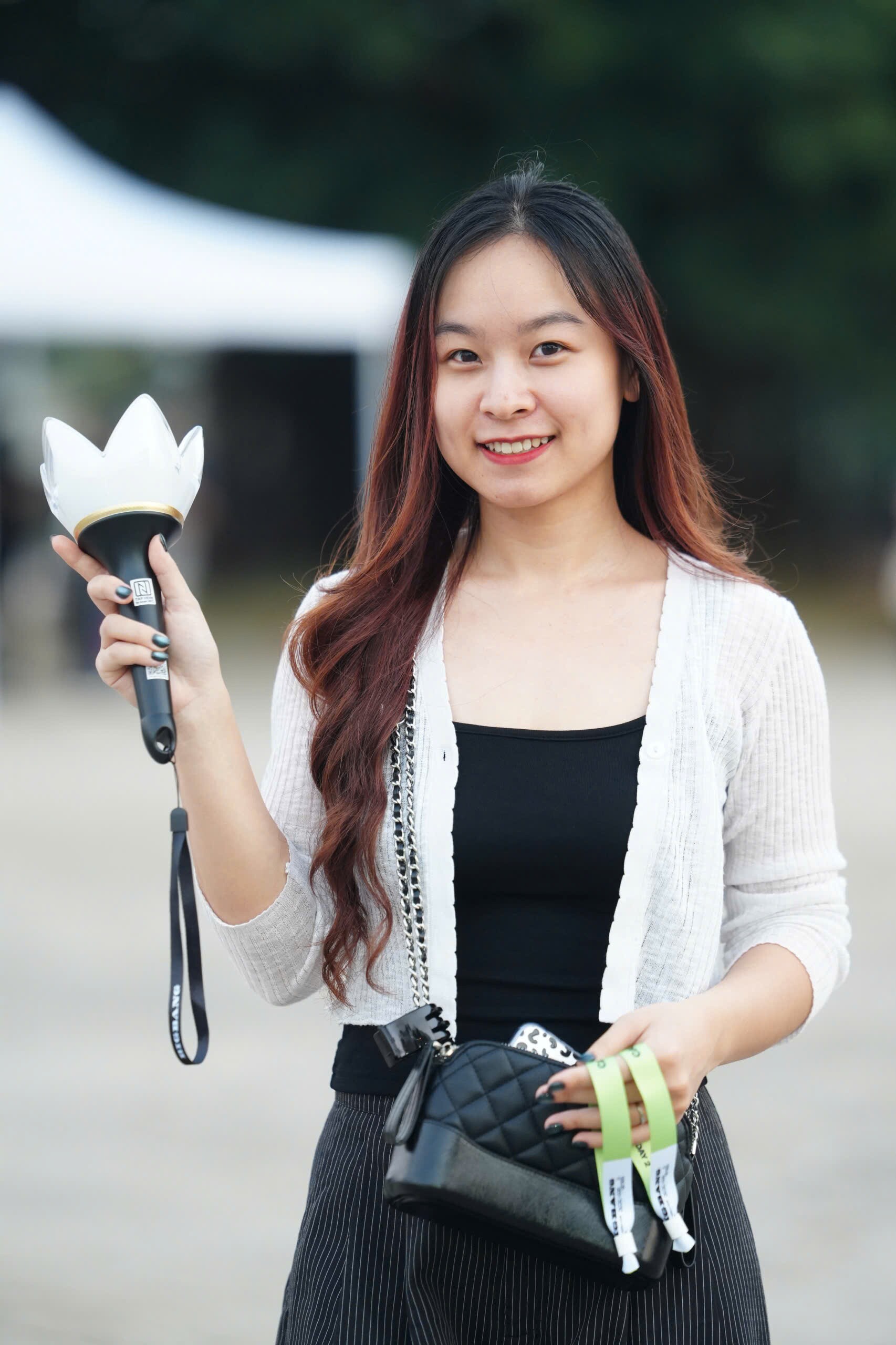 Hàng chục nghìn người hâm mộ “đốt nóng” không khí tại SVĐ Mỹ Đình trong hai ngày đổi vòng tay check-in - 8