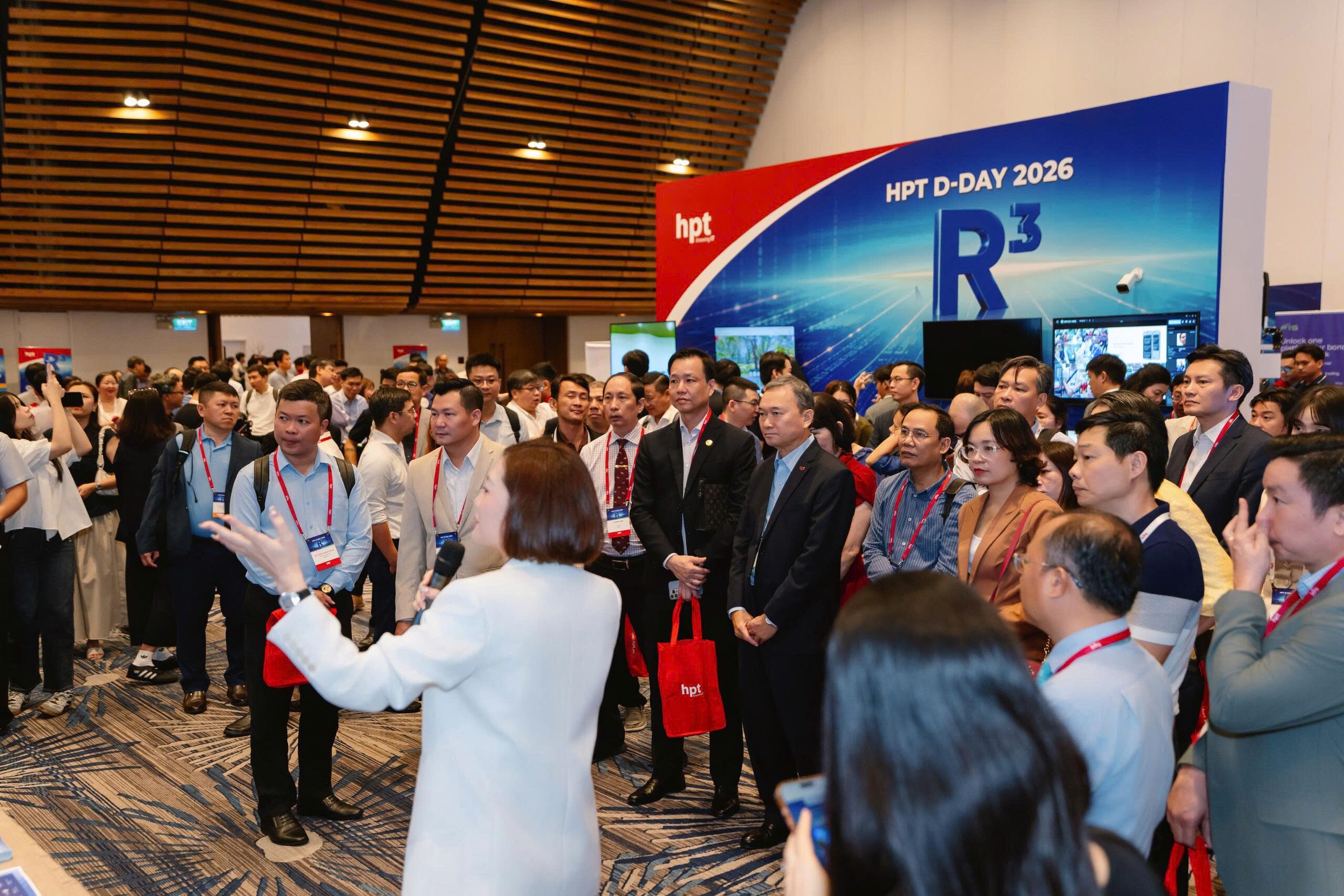 Microsoft đồng hành cùng HPT D-DAY 2026 thúc đẩy ứng dụng AI vào thực tiễn - 1