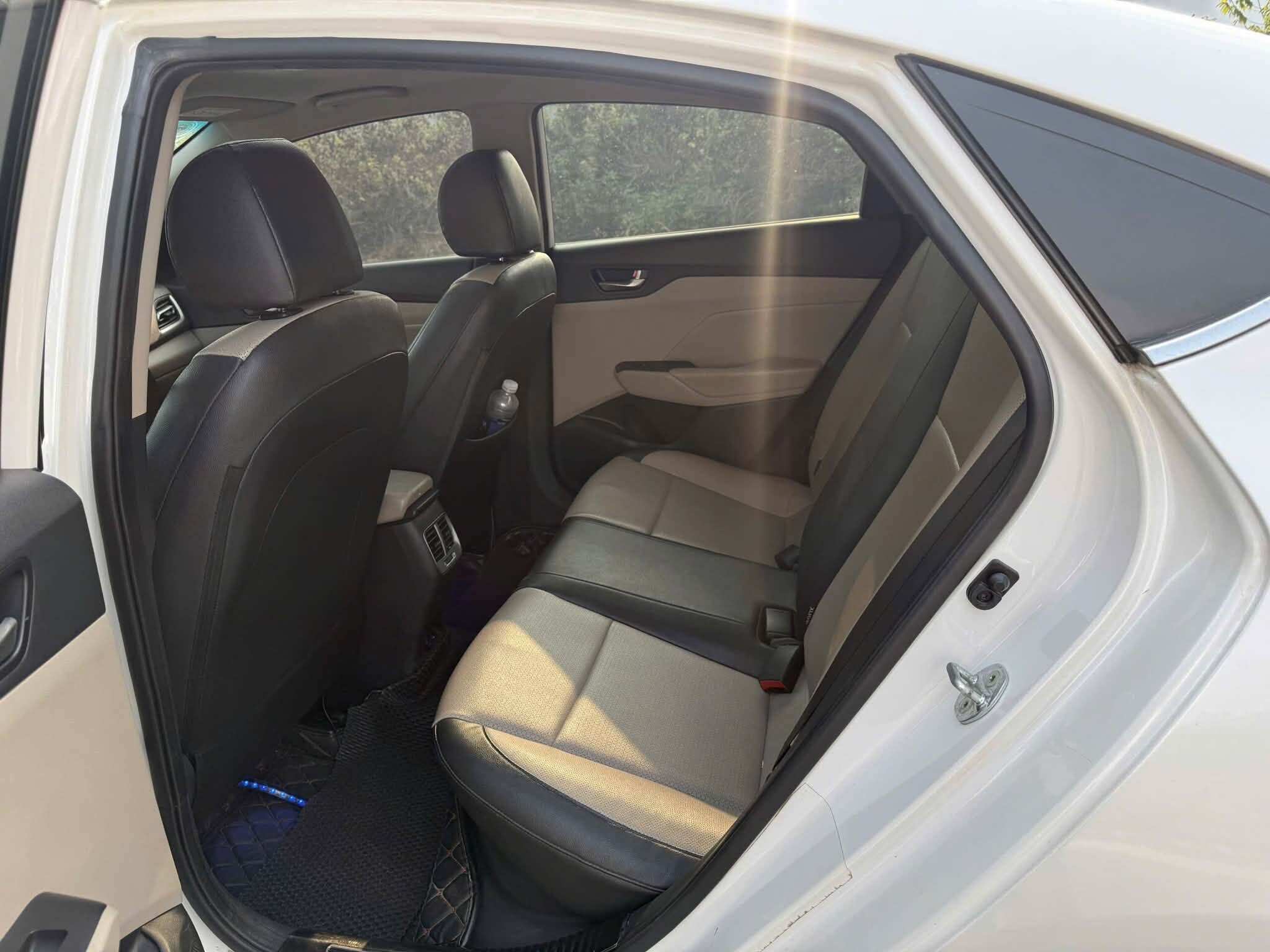 Hyundai Accent: Sau thời gian sử dụng, ưu nhược điểm lộ rõ - 5