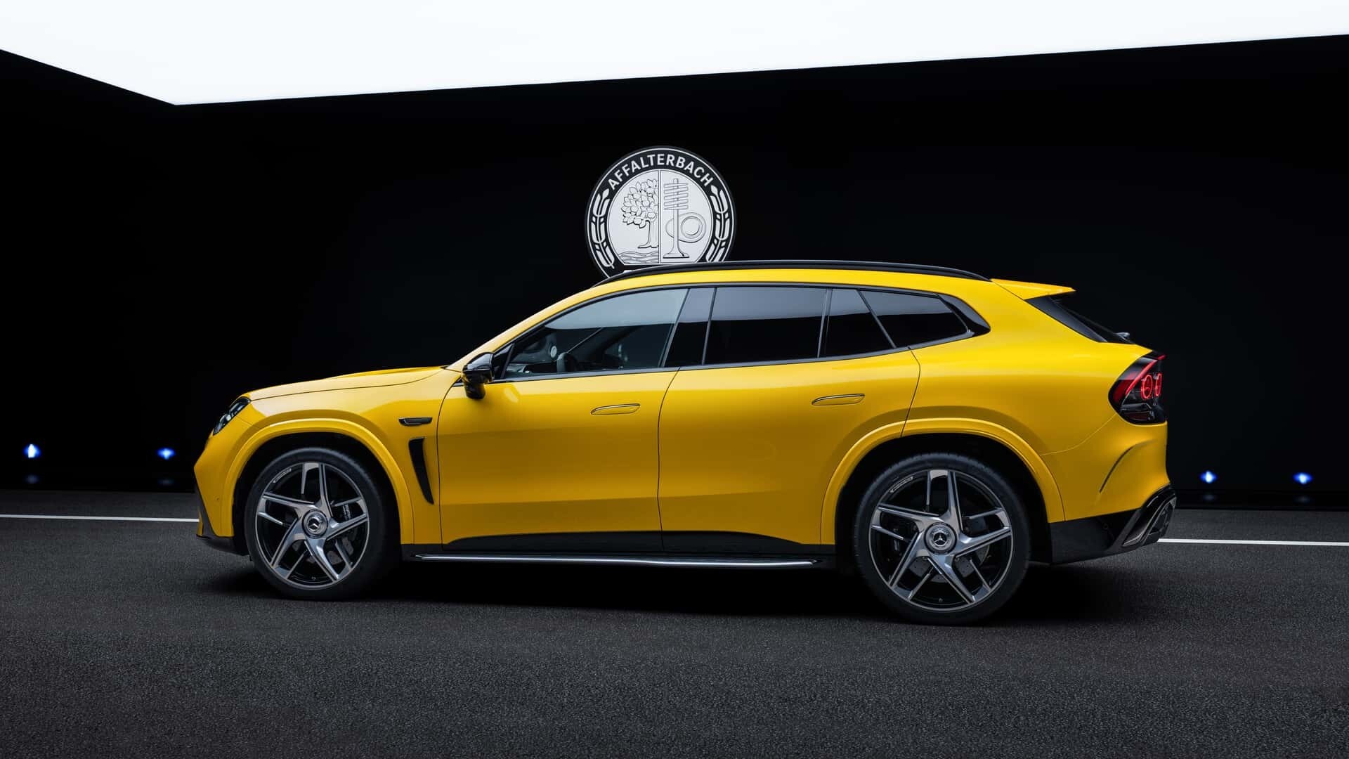 Mercedes-AMG GT thế hệ mới trình làng, kẻ khen người chê thiết kế xấu - 2