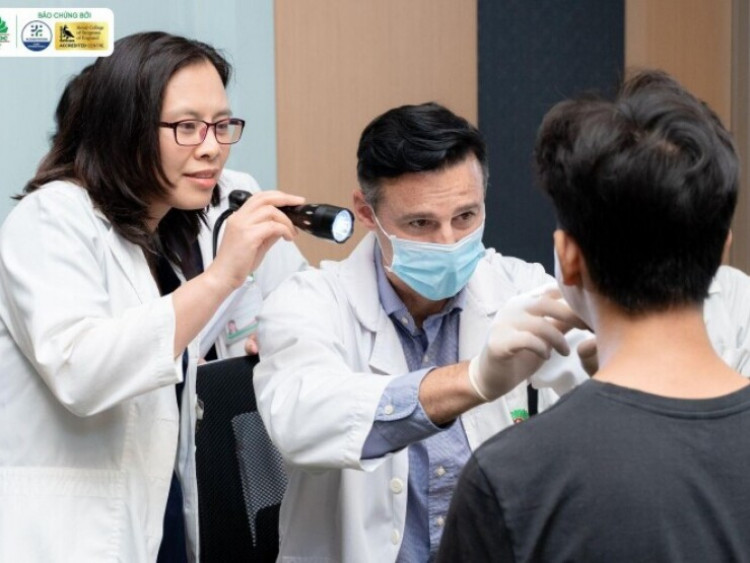Thông tin doanh nghiệp - Đưa kinh nghiệm phẫu thuật quốc tế vào thực tiễn điều trị tại Việt Nam