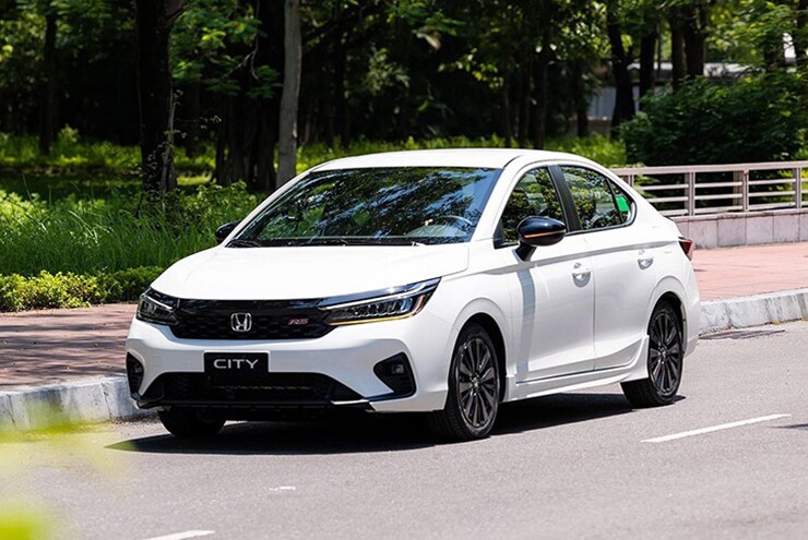 Ưu đãi lớn, khách hàng Việt vẫn dần rời sedan hạng B? - 1