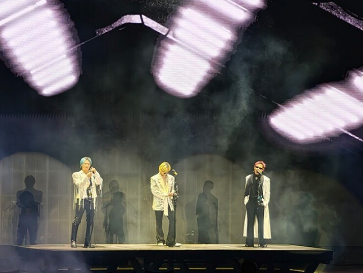 Thông tin doanh nghiệp - Concert BIGBANG Hà Nội: 45.000 V.I.P hát vang Haru Haru, Mỹ Đình hóa “biển vương miện vàng”