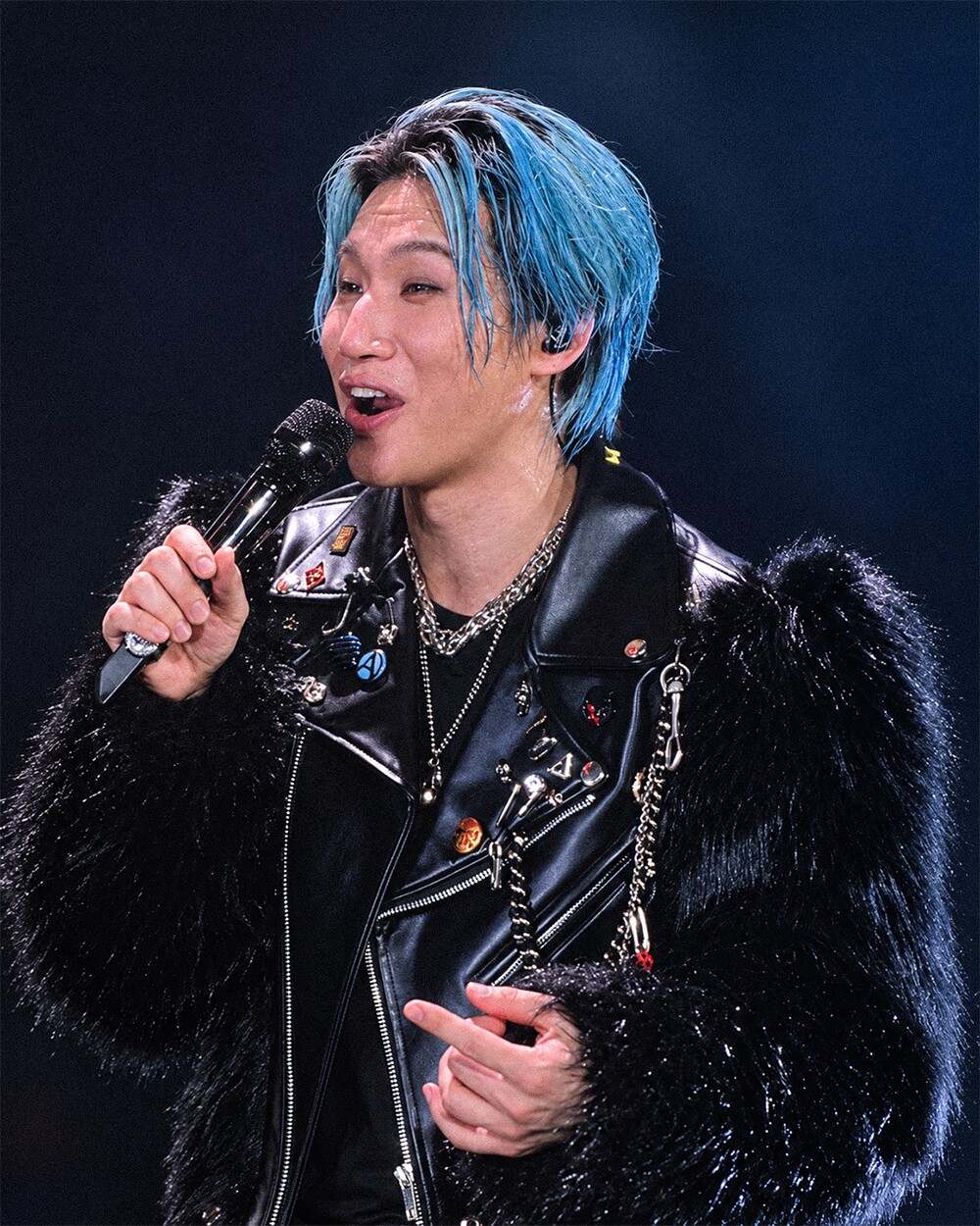 Concert BIGBANG Hà Nội: 45.000 V.I.P hát vang Haru Haru, Mỹ Đình hóa “biển vương miện vàng” - 2
