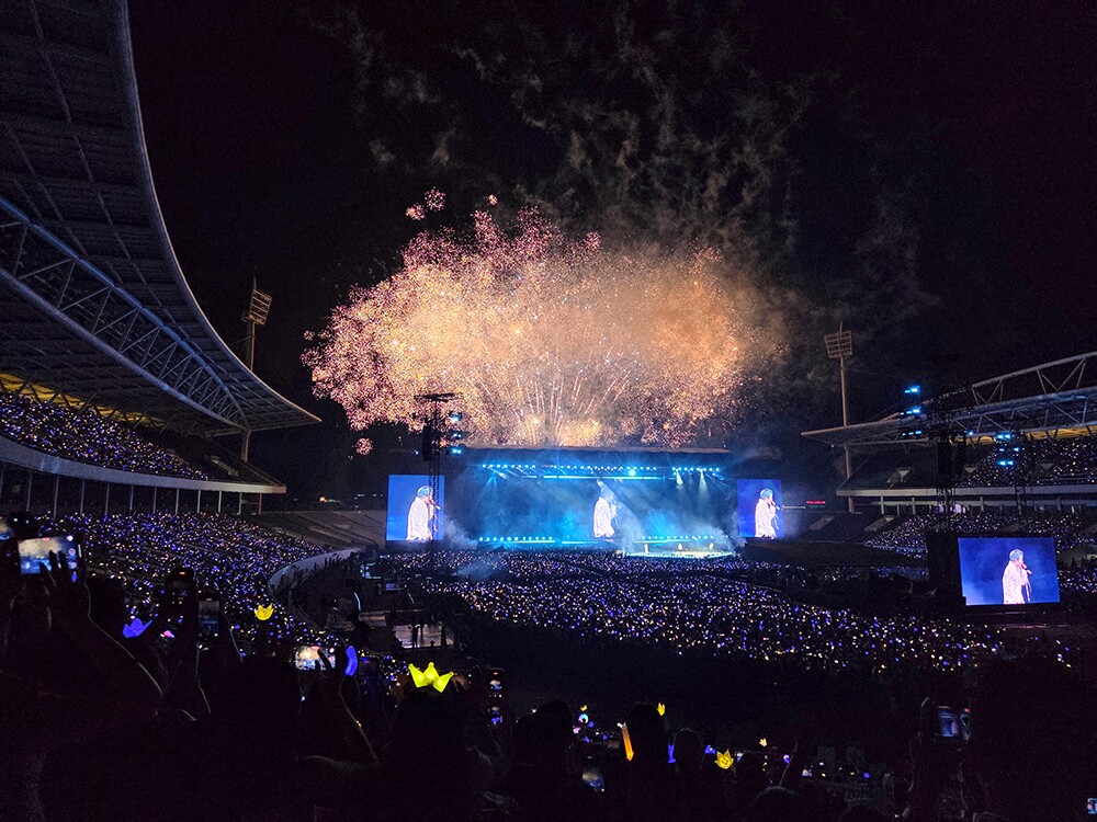 Concert BIGBANG Hà Nội: 45.000 V.I.P hát vang Haru Haru, Mỹ Đình hóa “biển vương miện vàng” - 7
