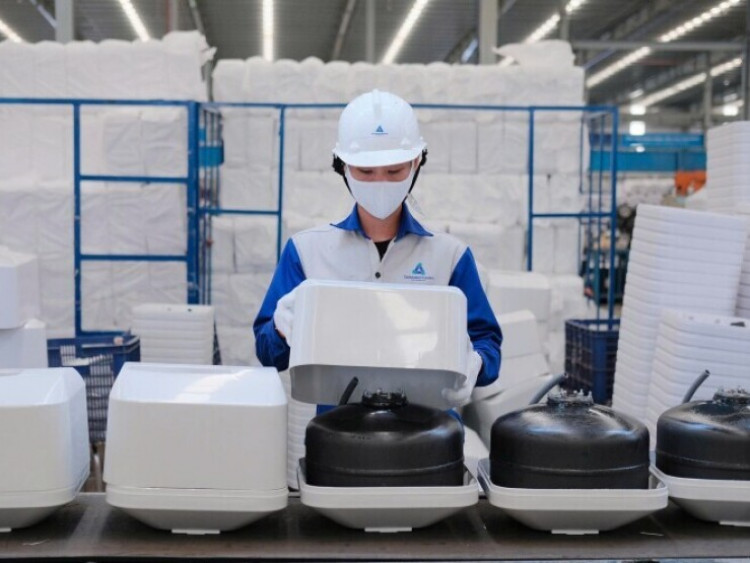 Thông tin doanh nghiệp - 24 năm, một tiêu chuẩn an toàn: Vì sao bình nước nóng cao cấp Rossi được hai thế hệ tin chọn?