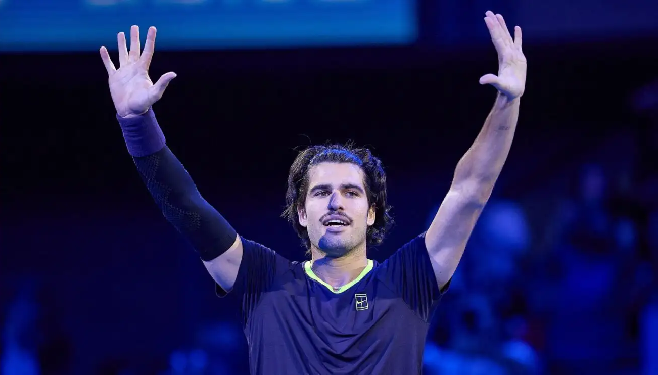 Alcaraz áp sát kỷ lục vô tiền khoáng hậu của Federer, Sinner khen hết lời - 1