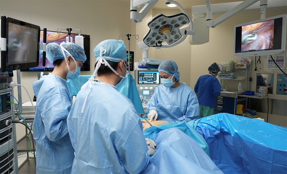 FV vượt mốc 100 ca phẫu thuật robot da Vinci Xi, thu hút bệnh nhân quốc tế đến Việt Nam điều trị - 3