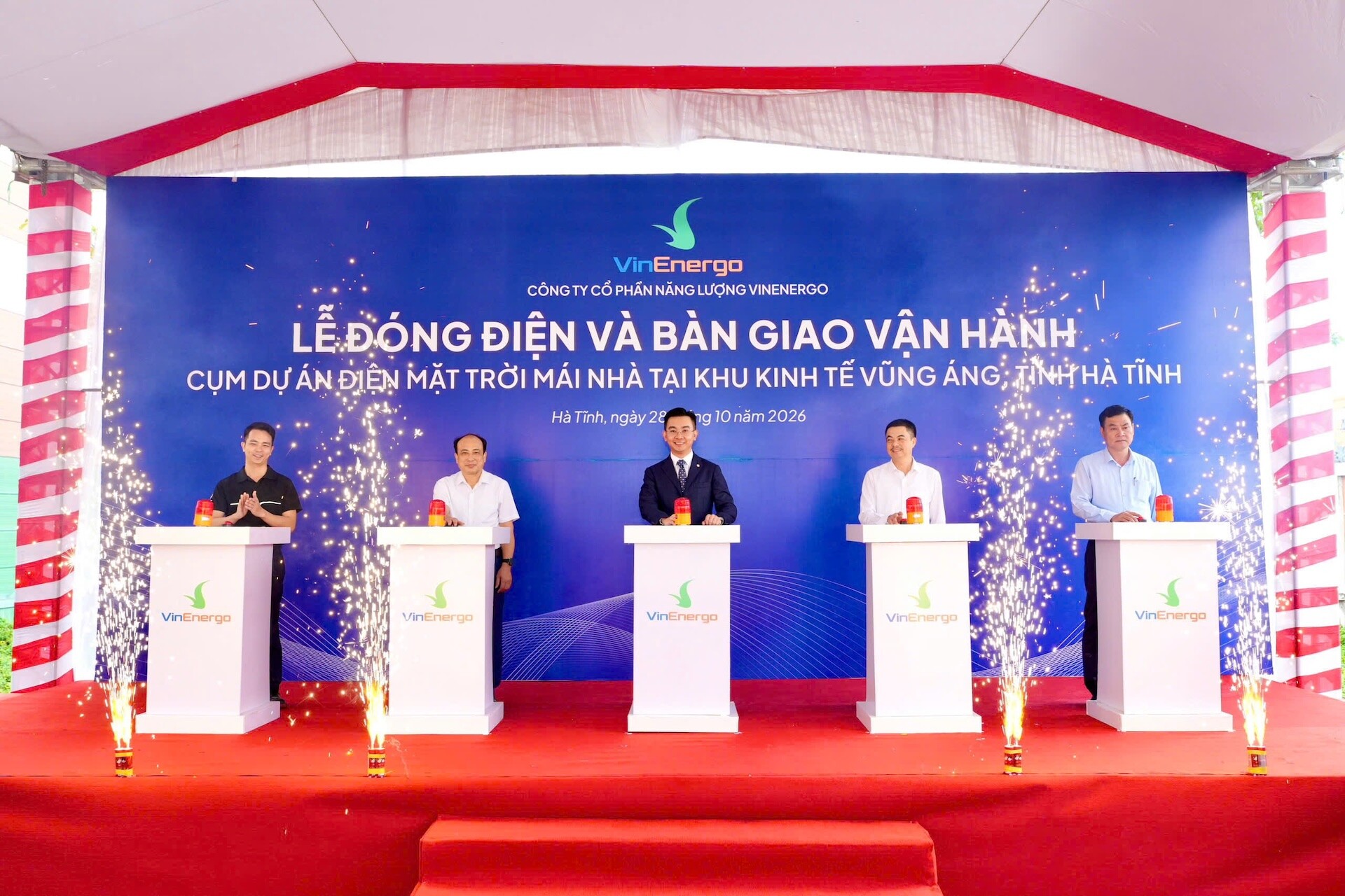 VinEnergo vận hành hệ thống điện mặt trời mái nhà kết hợp pin lưu trữ năng lượng tại Hà Tĩnh - 1