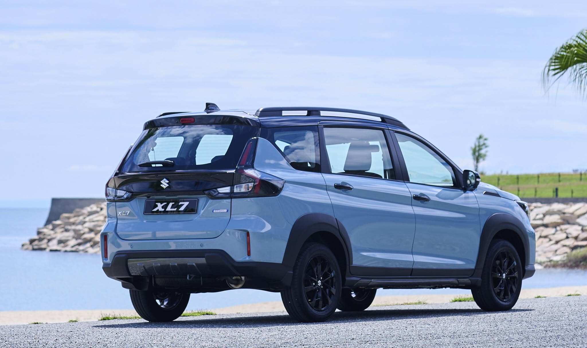 Suzuki Việt Nam công bố giá bán dòng xe XL7 nâng cấp mới. - 2