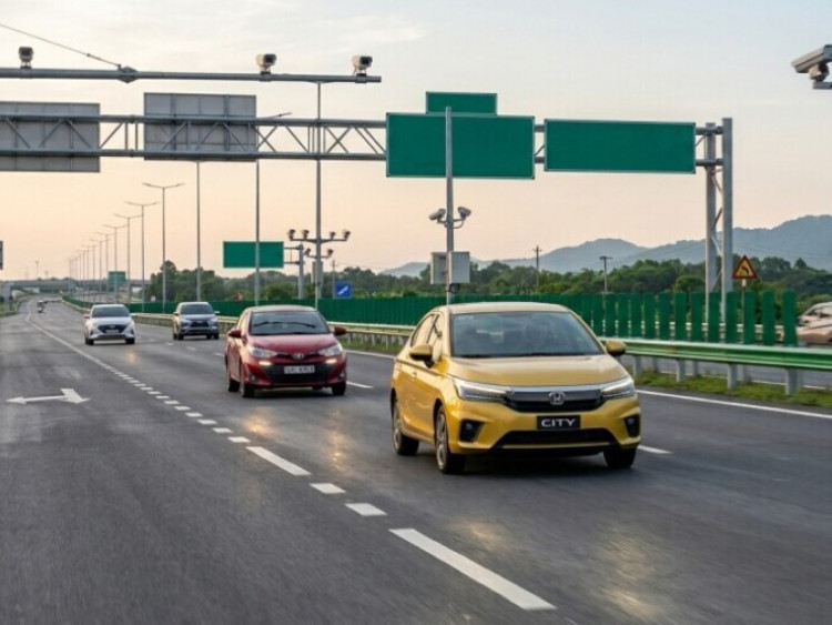 Siết phạt nguội khoảng cách cao tốc: Hệ thống an toàn thông minh cứu tài xế
