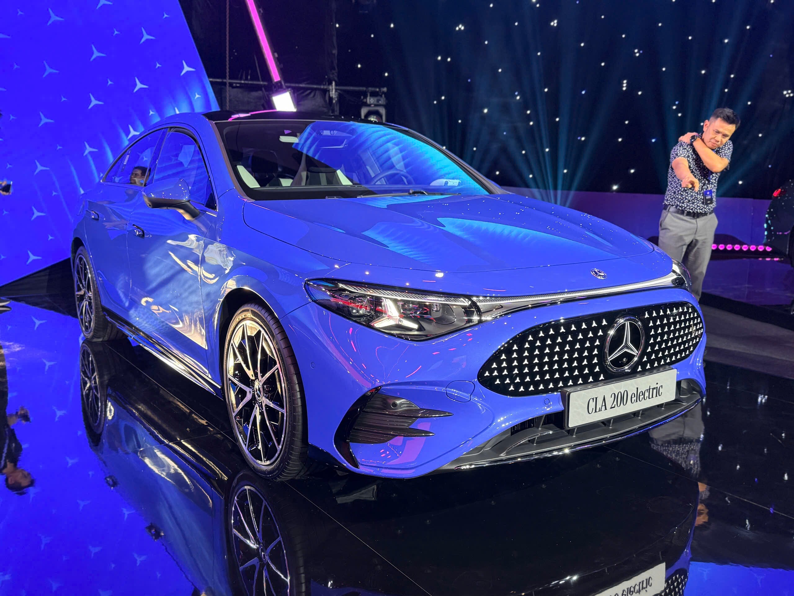 Chi tiết mẫu xe điện Mercedes-Benz CLA 200 đầu tiên về Việt Nam - 5