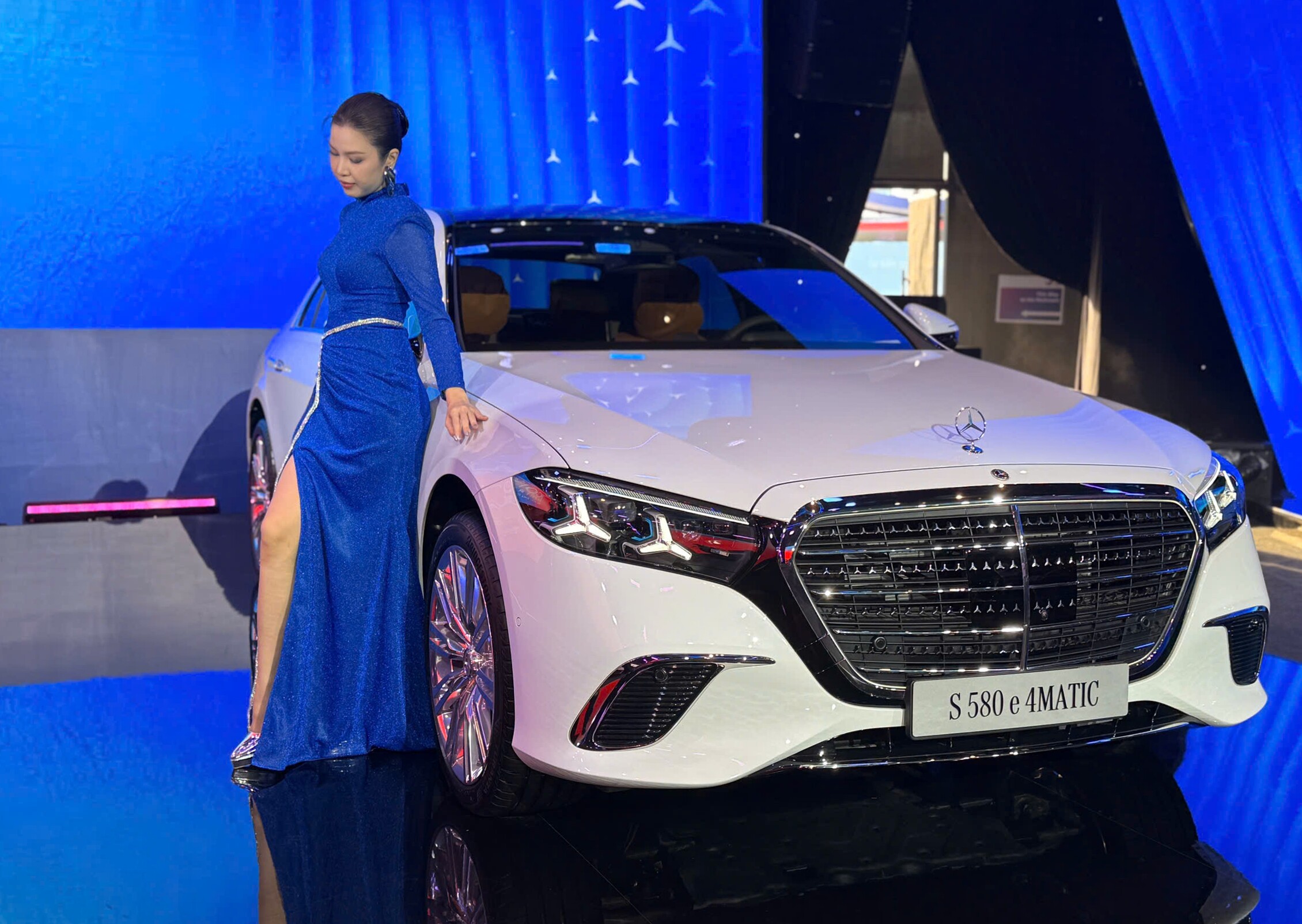 Chi tiết mẫu xe điện Mercedes-Benz CLA 200 đầu tiên về Việt Nam - 2
