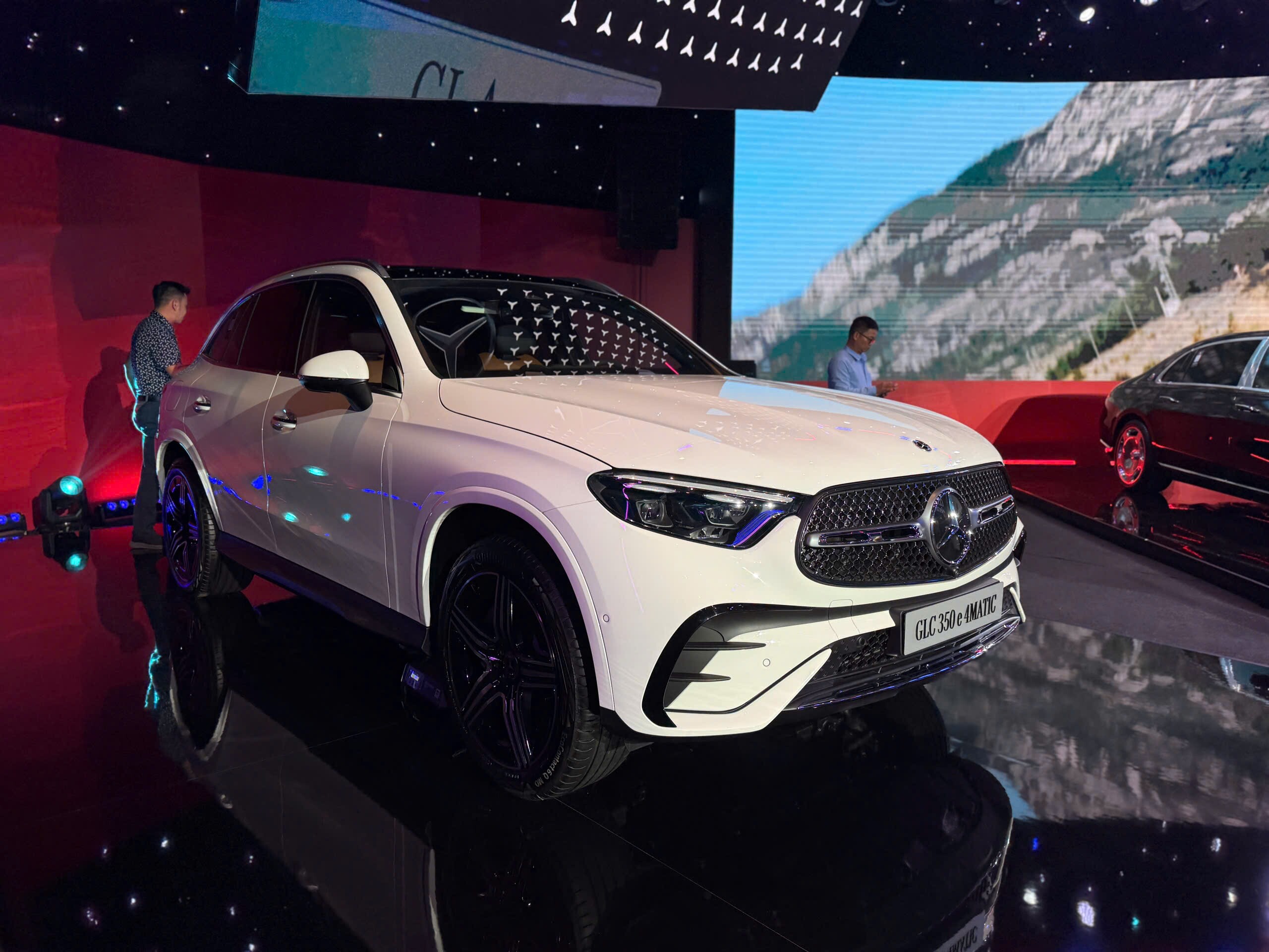 Chi tiết mẫu xe điện Mercedes-Benz CLA 200 đầu tiên về Việt Nam - 3